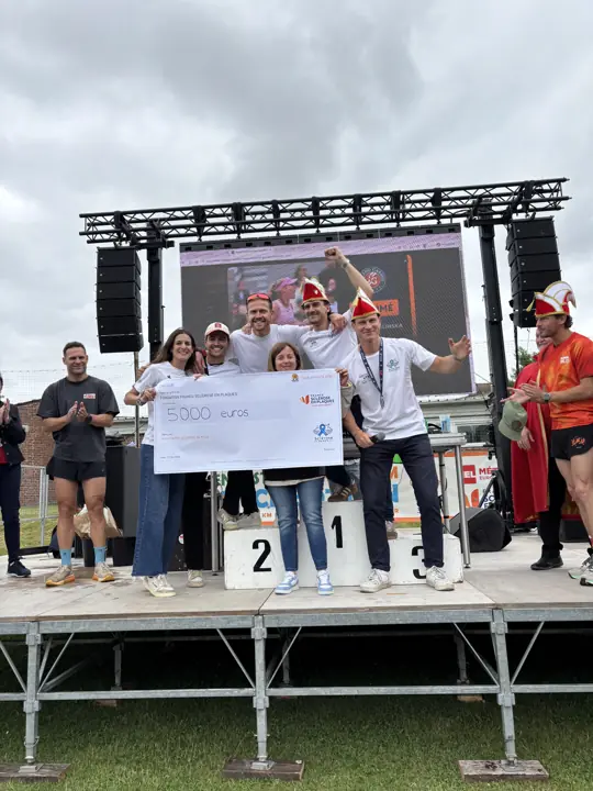 Remise du chèque à France Sclérose en Plaques